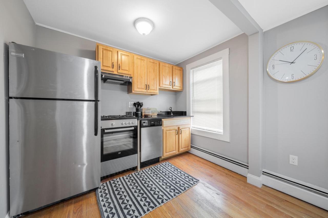 Easy Commute South Boston 4Br 1Bh Apt Kültér fotó